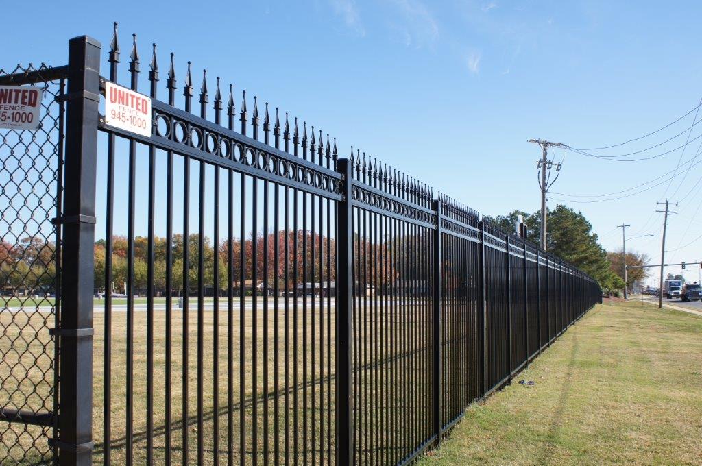 Types of security fencing and security gates for apartments