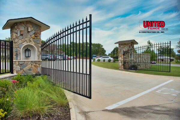 best fencing for apartment security