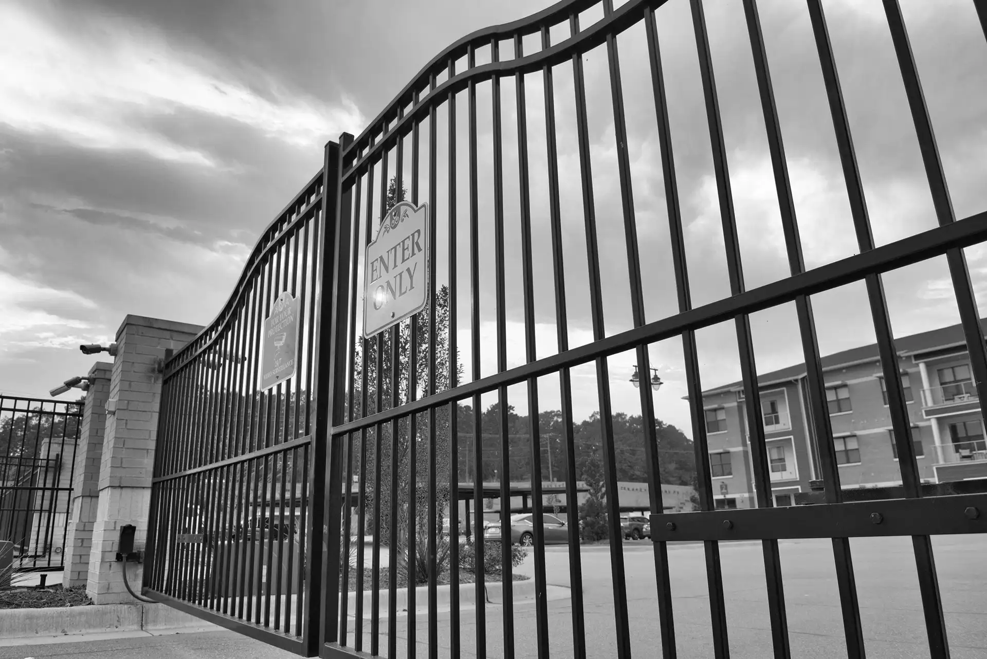 Commercial Fencing and Gate Systems for Apartment Communities